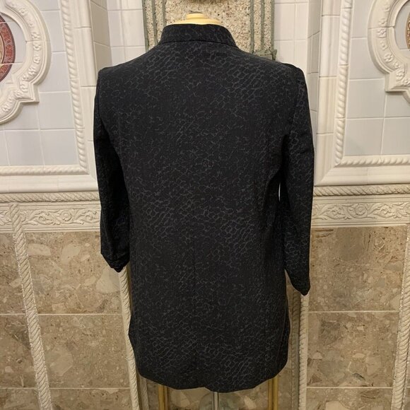 The Limited. Size L. Open Front Jacket. Pleated Cuffs. Self Lined Front. B72 - Picture 3 of 7
